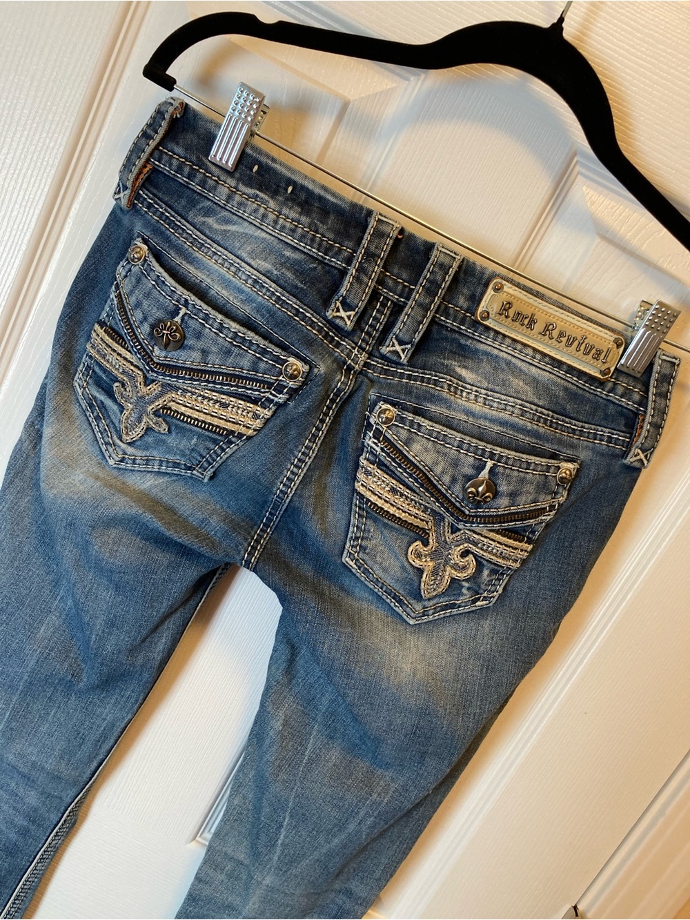 ROCK REVIVAL Lam Medium Wash Fleur-de-Lis Skinny Jeans - Size 26 - Picture 2 of 15